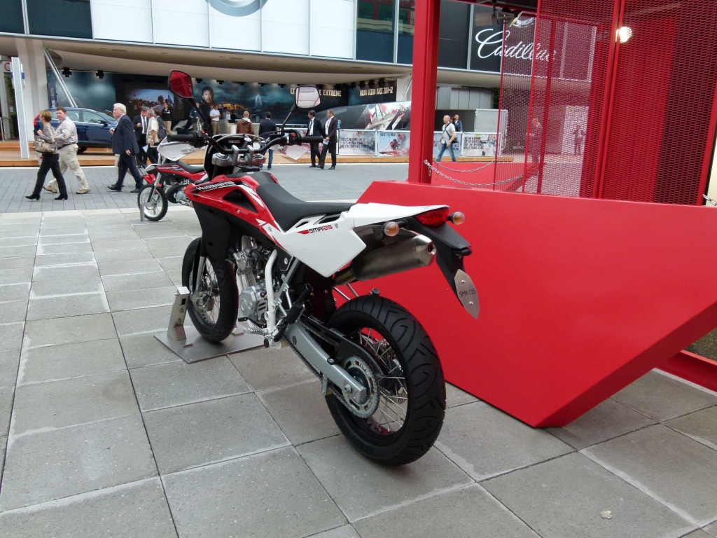 IAA 2011: BMW Motorrad & Husqvarna Motorcycles