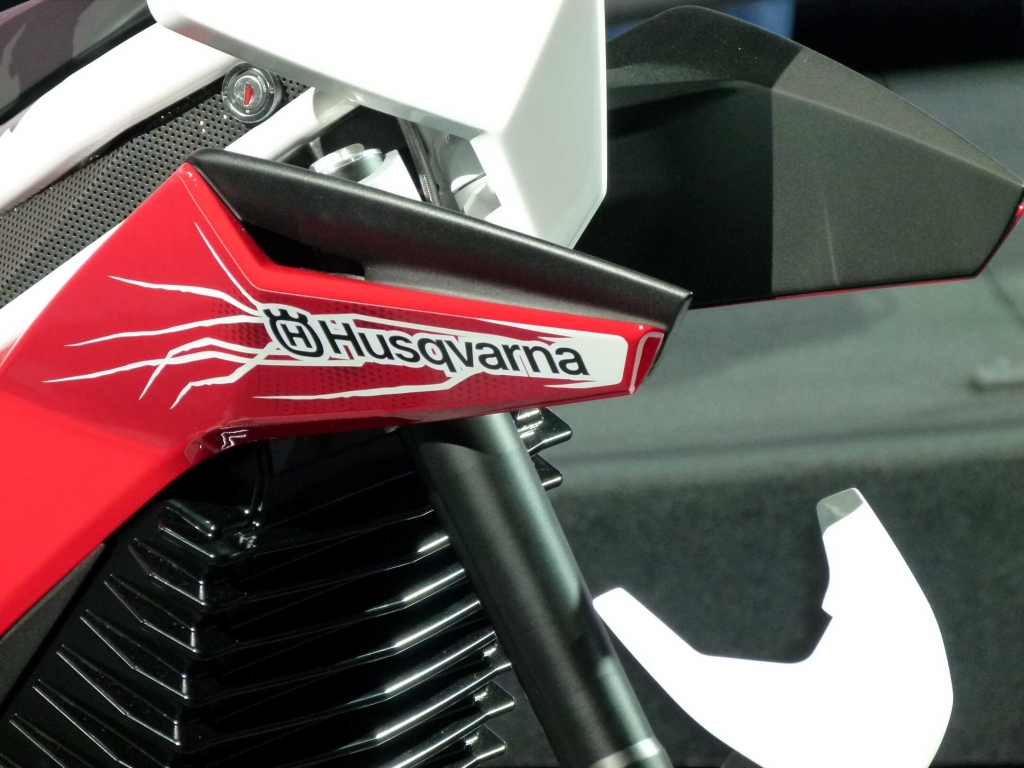 IAA 2011: BMW Motorrad & Husqvarna Motorcycles