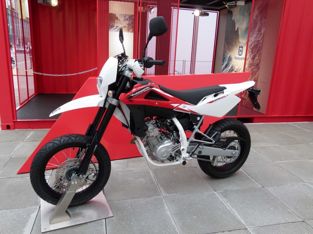 IAA 2011: BMW Motorrad & Husqvarna Motorcycles