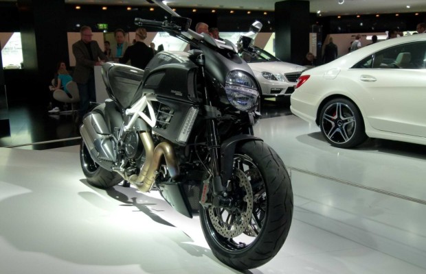 IAA 2011: Ducati Diavel AMG Special Edition