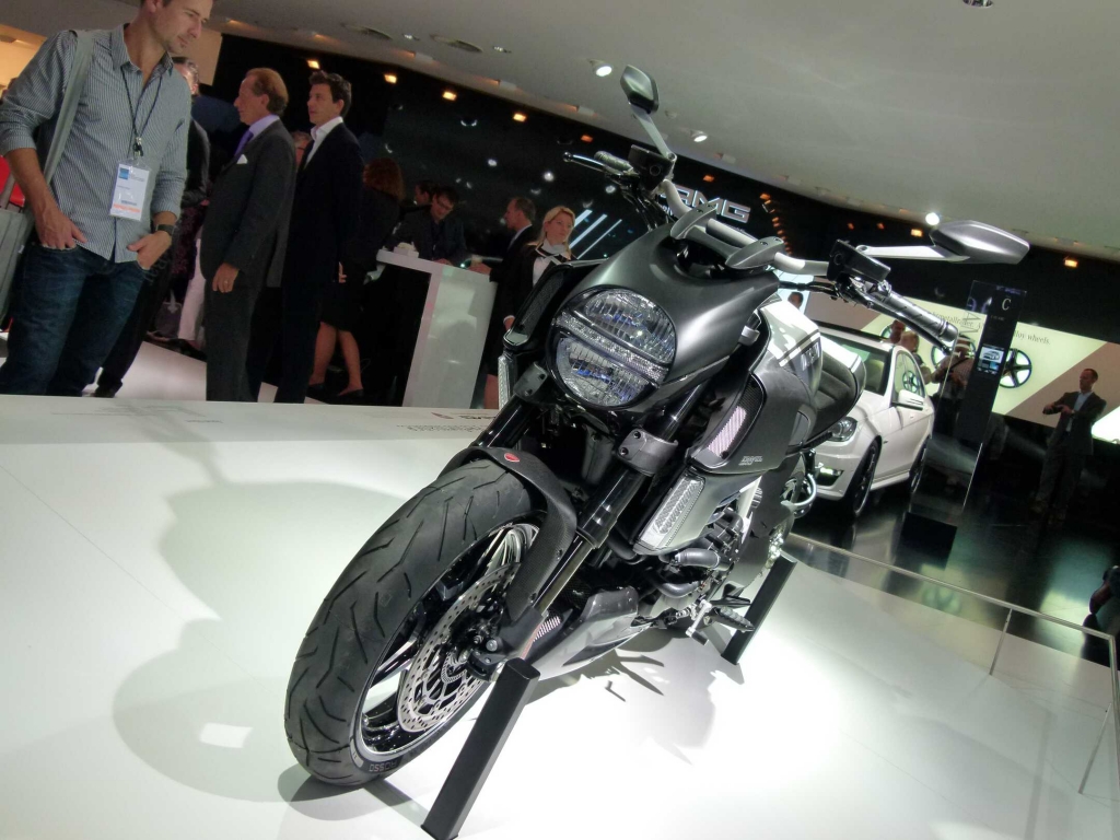 IAA 2011: Ducati Diavel AMG Special Edition