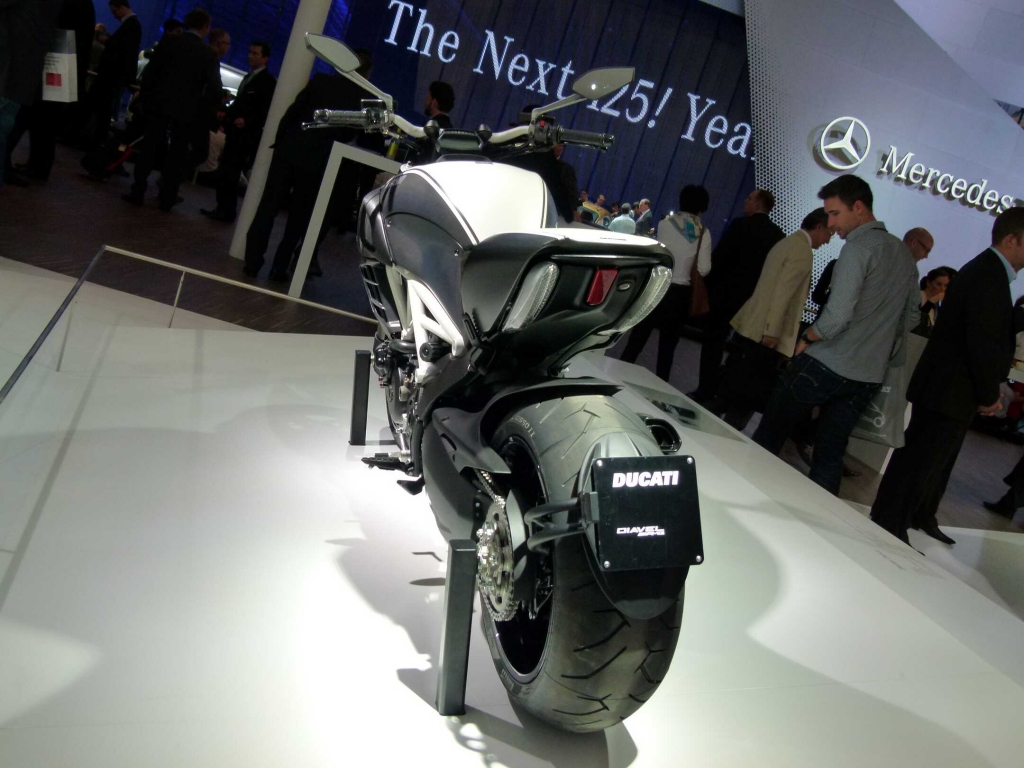IAA 2011: Ducati Diavel AMG Special Edition