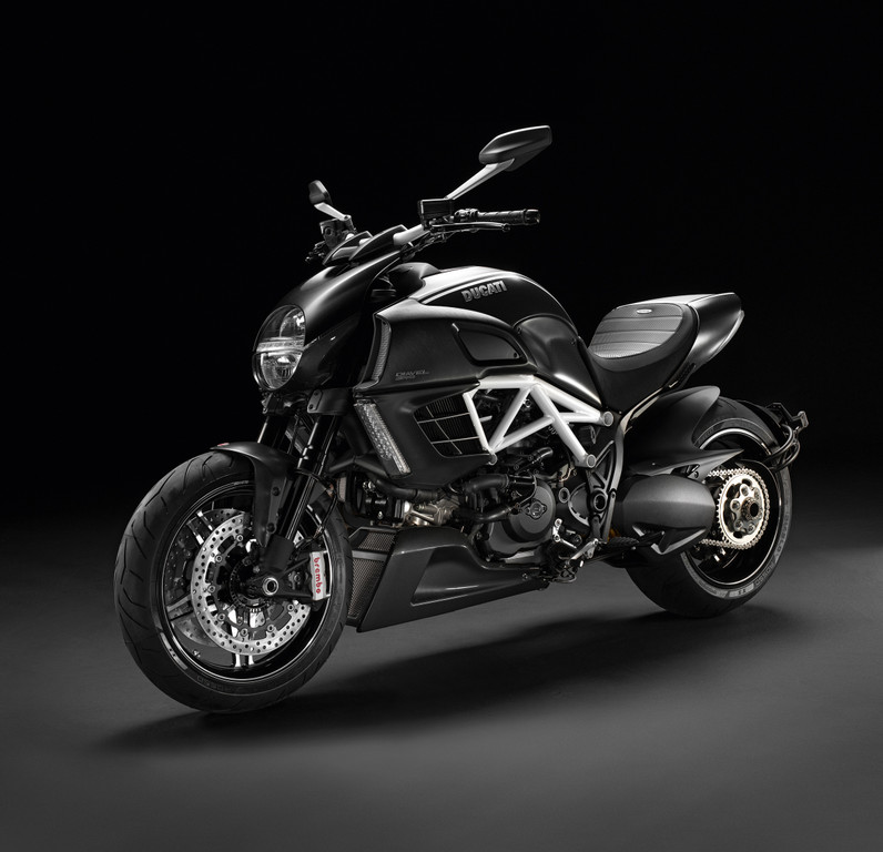 IAA 2011: Ducati präsentiert die Diavel AMG Special Edition