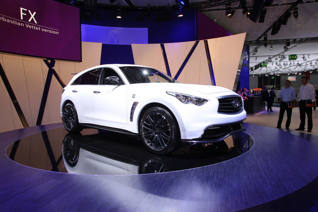 IAA 2011: Infiniti FX SV – das Auto des Weltmeisters