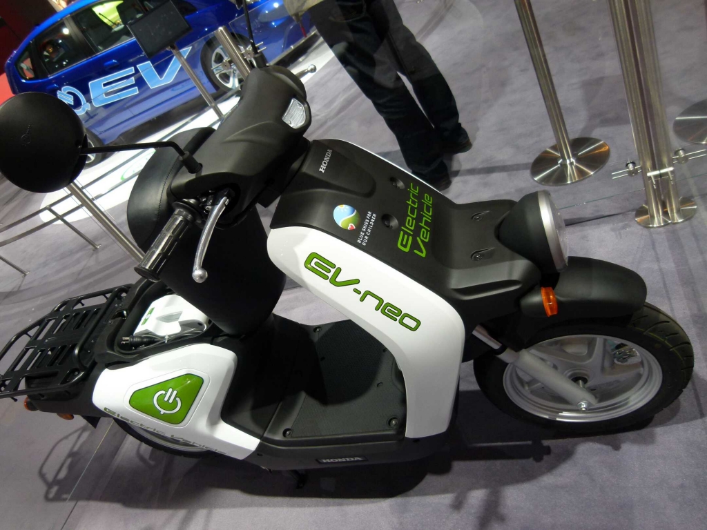IAA 2011: Kabinenroller und Elektrobikes