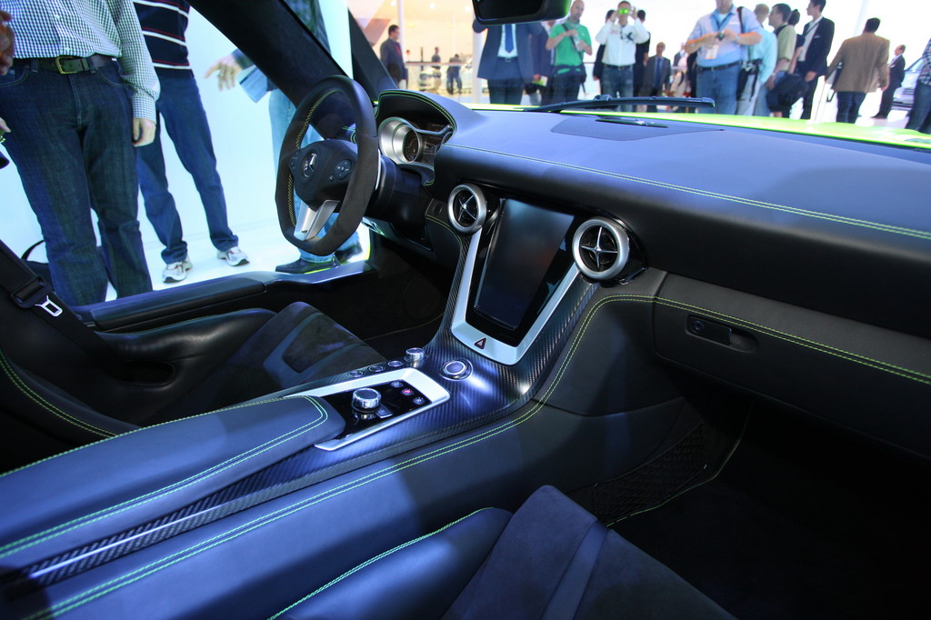 IAA 2011: Mercedes-Benz SLS AMG E-Cell bekommt Rückgrat aus Karbon