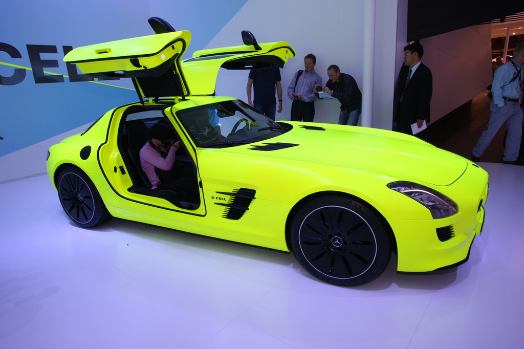 IAA 2011: Mercedes-Benz SLS AMG E-Cell bekommt Rückgrat aus Karbon