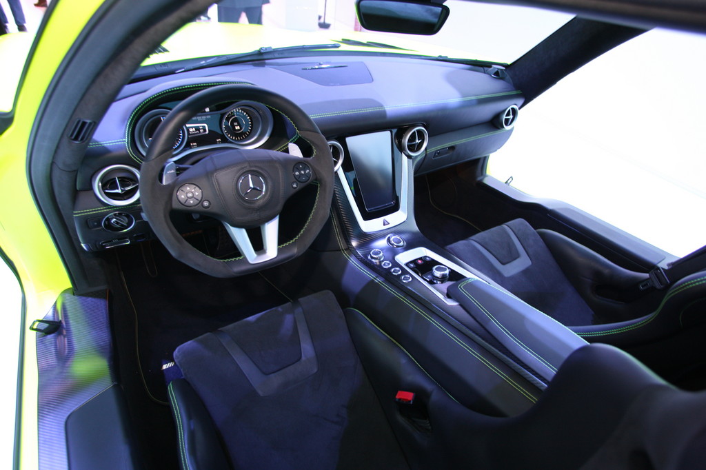 IAA 2011: Mercedes-Benz SLS AMG E-Cell bekommt Rückgrat aus Karbon