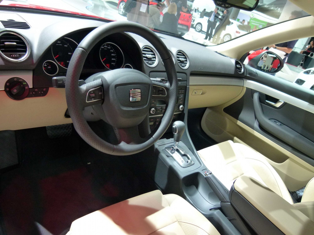 IAA 2011 – Mittelklasse: Citroën DS 5, Mercedes-Benz CLC   