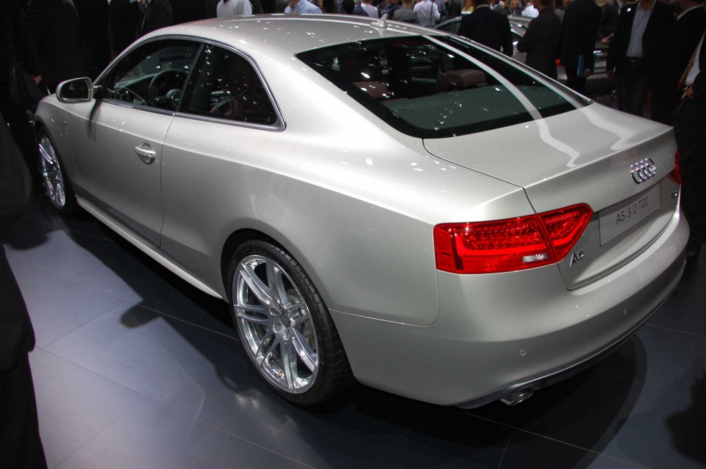 IAA 2011 – Mittelklasse: Citroën DS 5, Mercedes-Benz CLC   