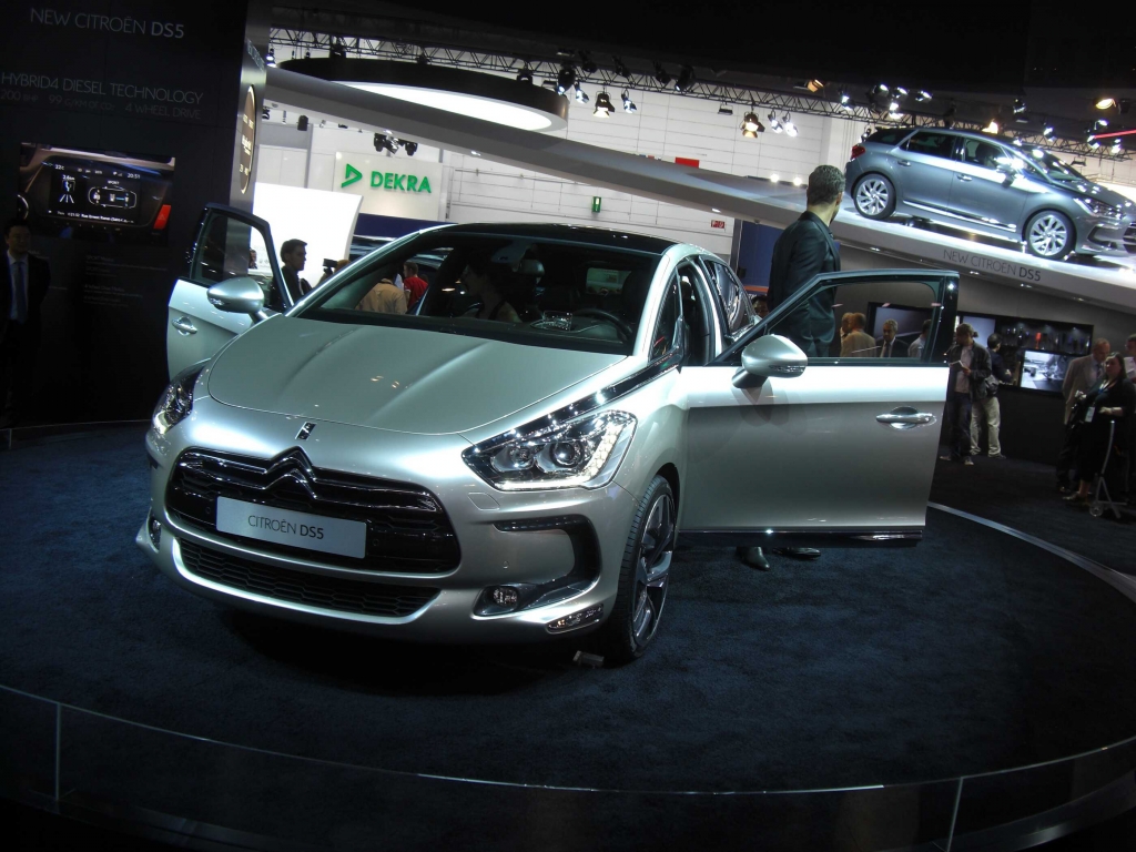 IAA 2011 – Mittelklasse: Citroën DS 5, Mercedes-Benz CLC   