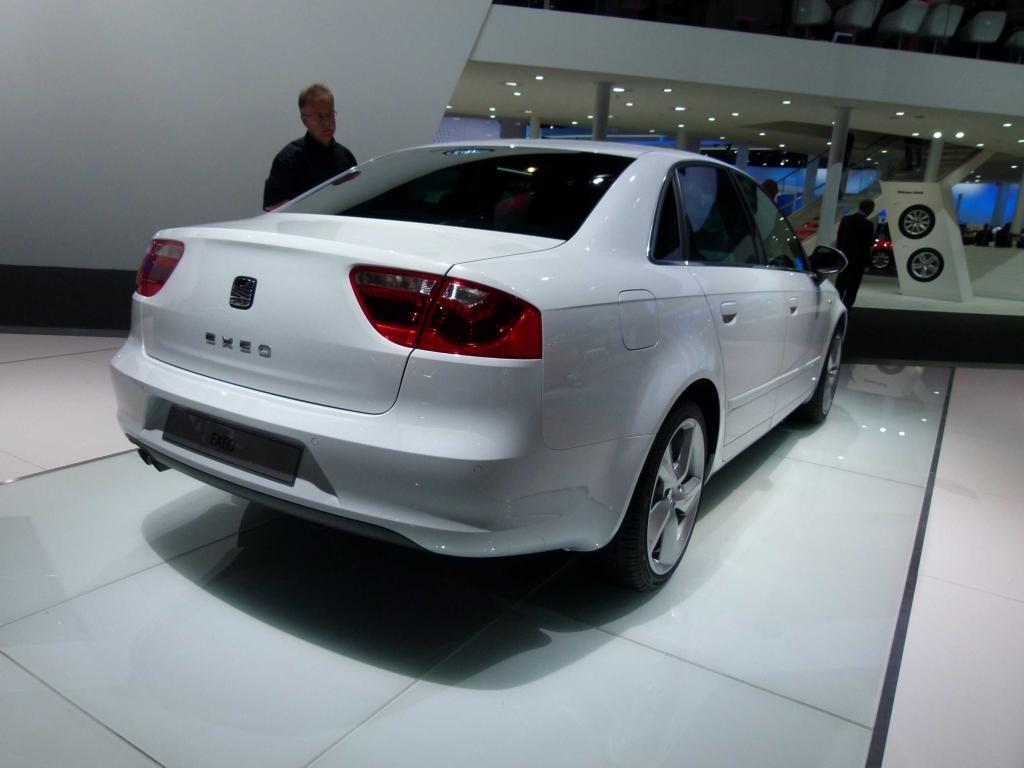IAA 2011 – Mittelklasse: Citroën DS 5, Mercedes-Benz CLC   