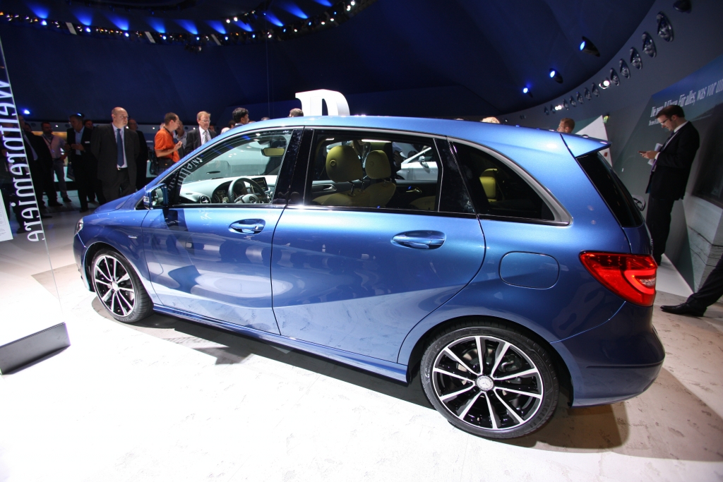 IAA 2011: Neue B-Klasse bietet mehr Beinfreiheit als die S-Klasse