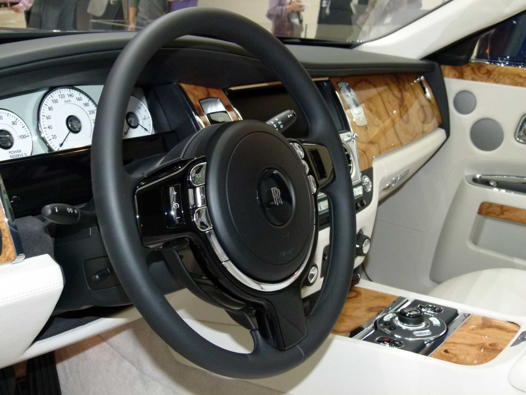 IAA 2011 – Oberklasse: Audi A8, Bentley Continental GTC