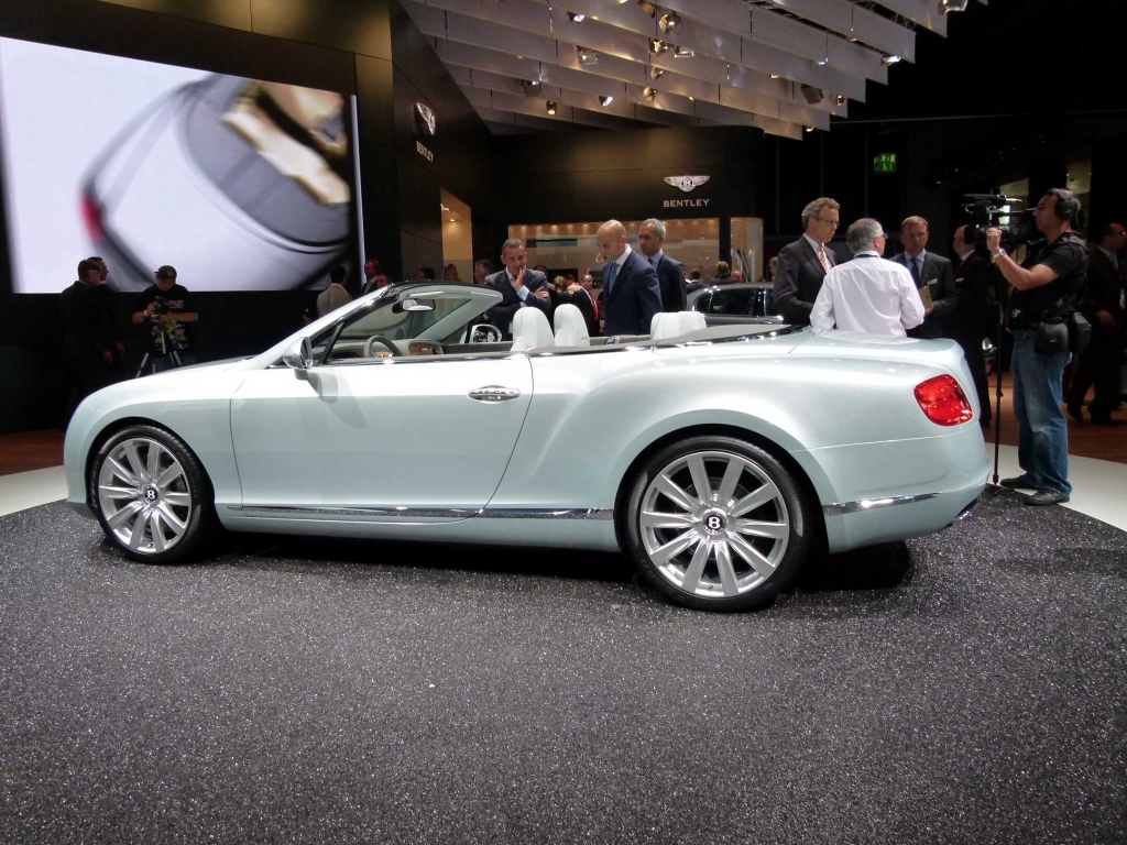 IAA 2011 – Oberklasse: Audi A8, Bentley Continental GTC