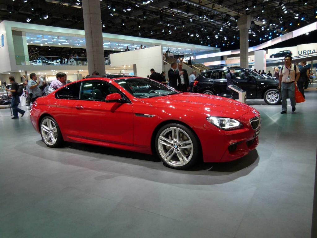 IAA 2011 – Oberklasse: Audi A8, Bentley Continental GTC
