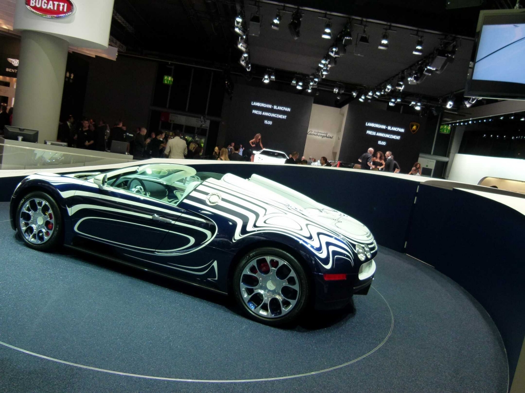 IAA 2011 – Oberklasse: Audi A8, Bentley Continental GTC