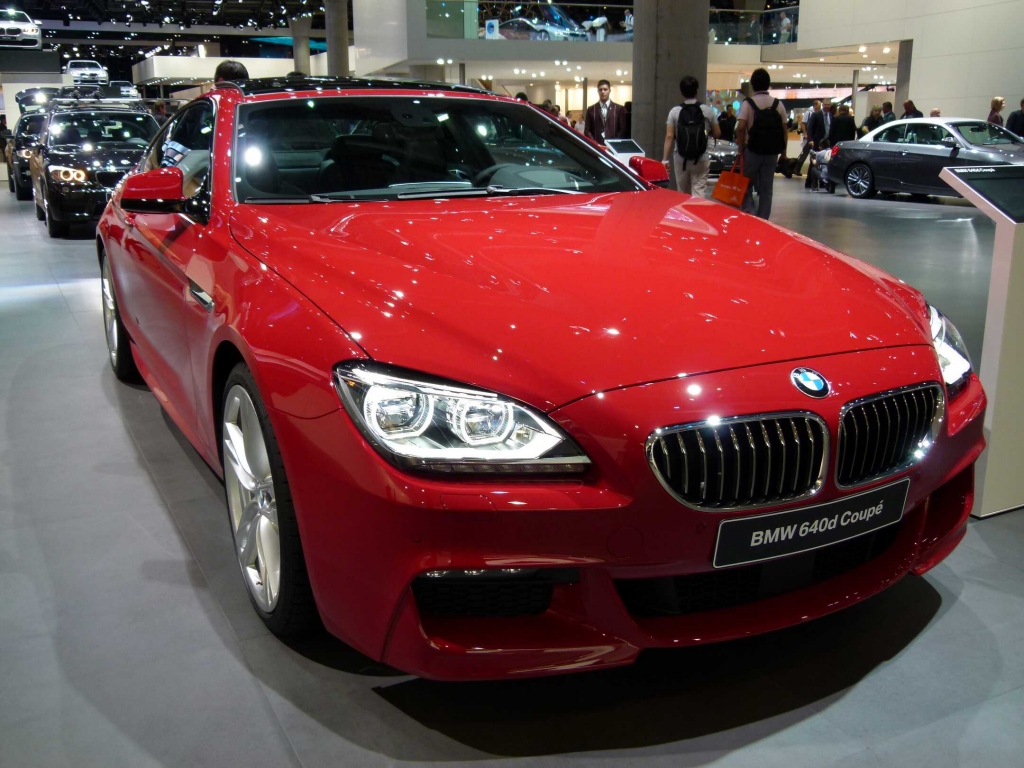 IAA 2011 – Oberklasse: Audi A8, Bentley Continental GTC