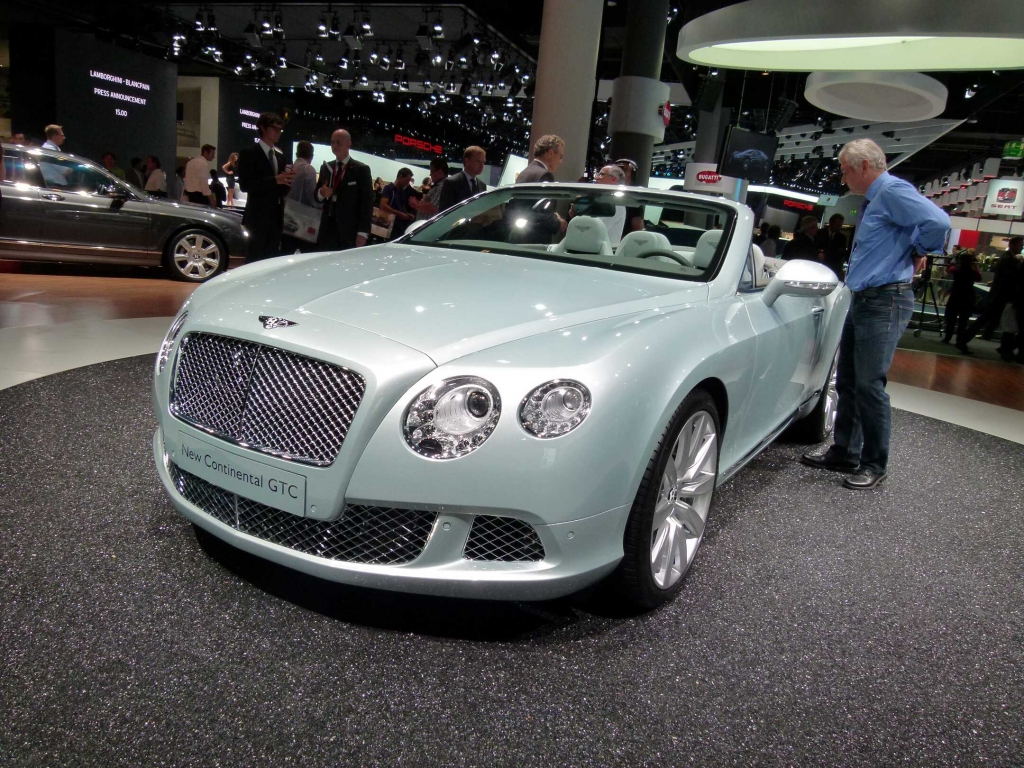 IAA 2011 – Oberklasse: Audi A8, Bentley Continental GTC