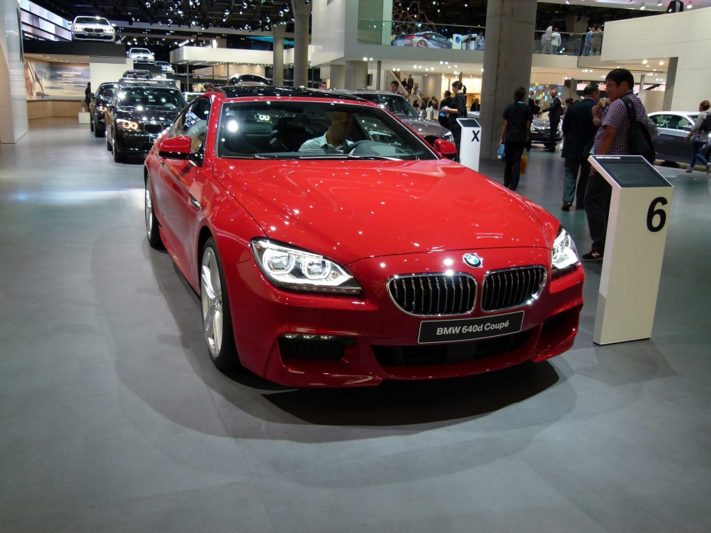 IAA 2011 – Oberklasse: Audi A8, Bentley Continental GTC