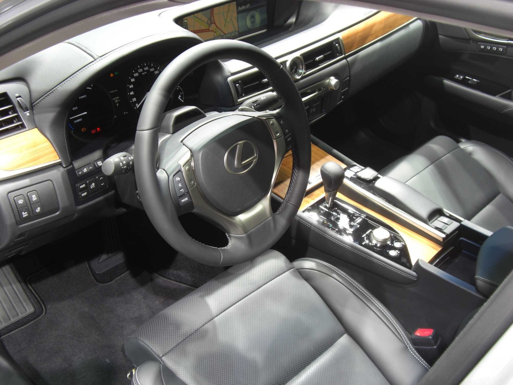 IAA 2011 – Oberklasse: Audi A8, Bentley Continental GTC