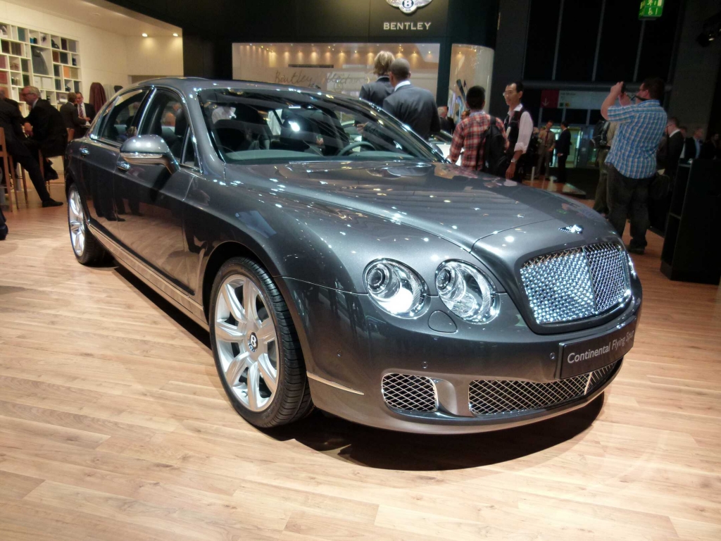 IAA 2011 – Oberklasse: Audi A8, Bentley Continental GTC
