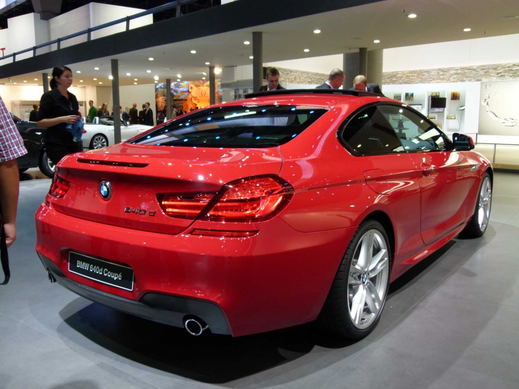 IAA 2011 – Oberklasse: Audi A8, Bentley Continental GTC