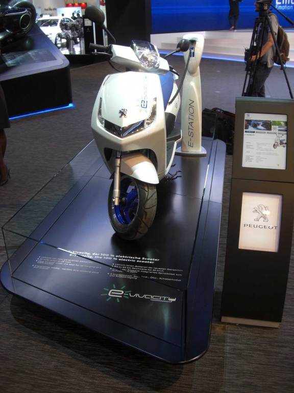 IAA 2011: Peugeot e-Vivacity – Tanken an der Steckdose