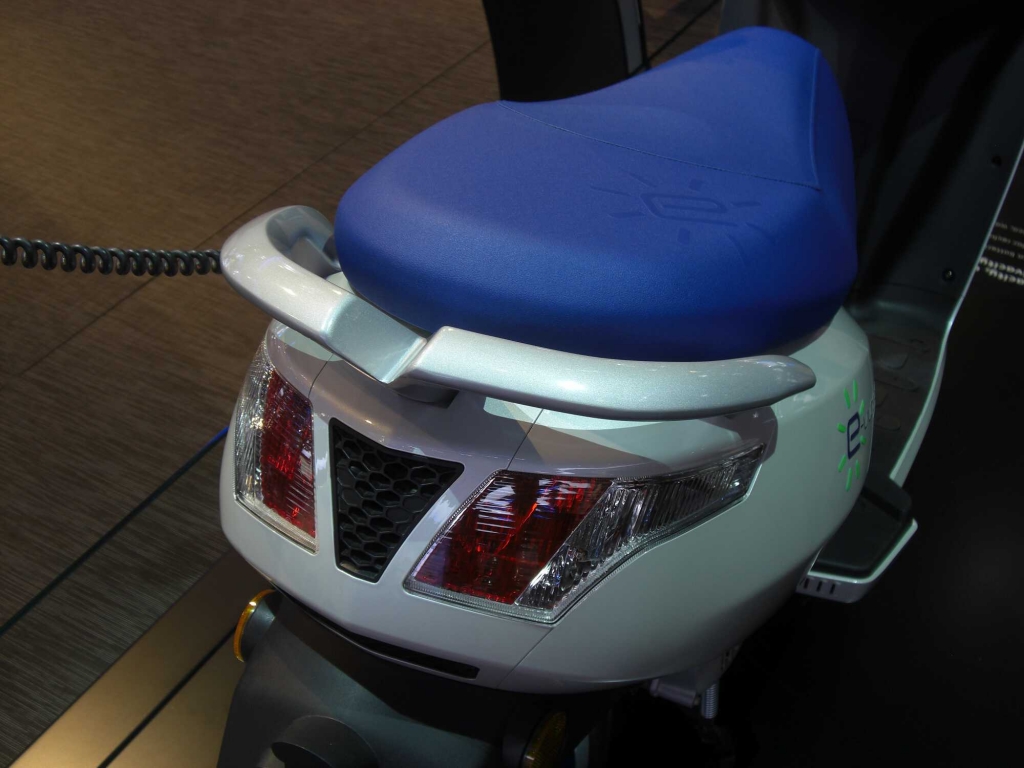 IAA 2011: Peugeot e-Vivacity – Tanken an der Steckdose