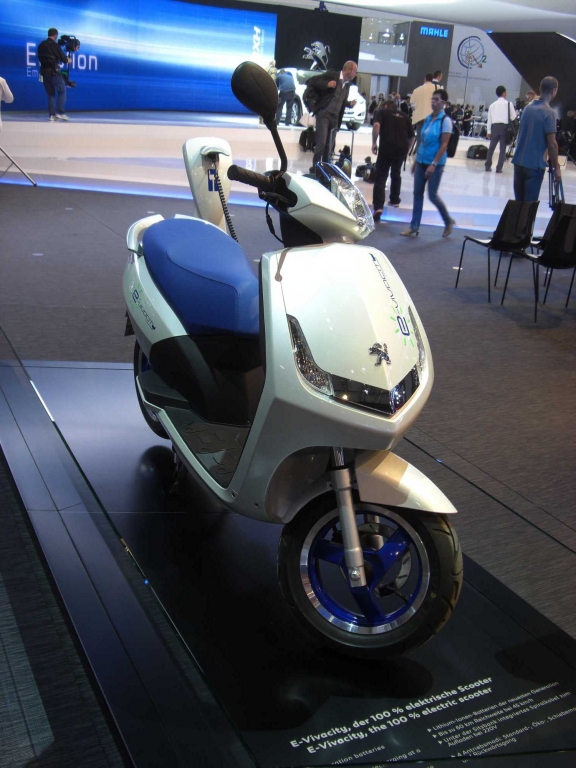 IAA 2011: Peugeot e-Vivacity – Tanken an der Steckdose
