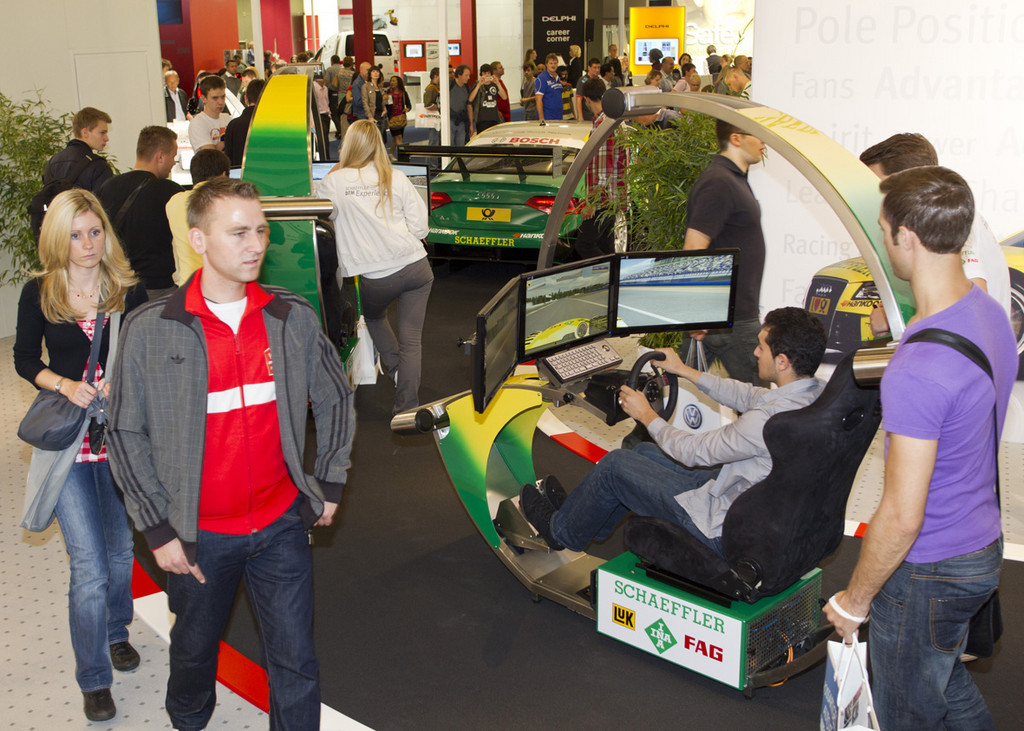 IAA 2011: Schaeffler lädt zum Kräftemessen mit DTM-Tabellenführer Tomczyk