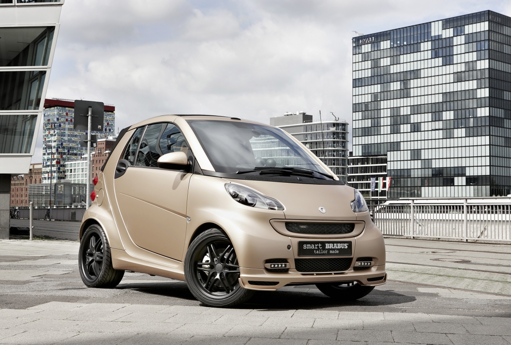 IAA 2011: Smart und Wesc stellen goldenen Brabus auf die Räder