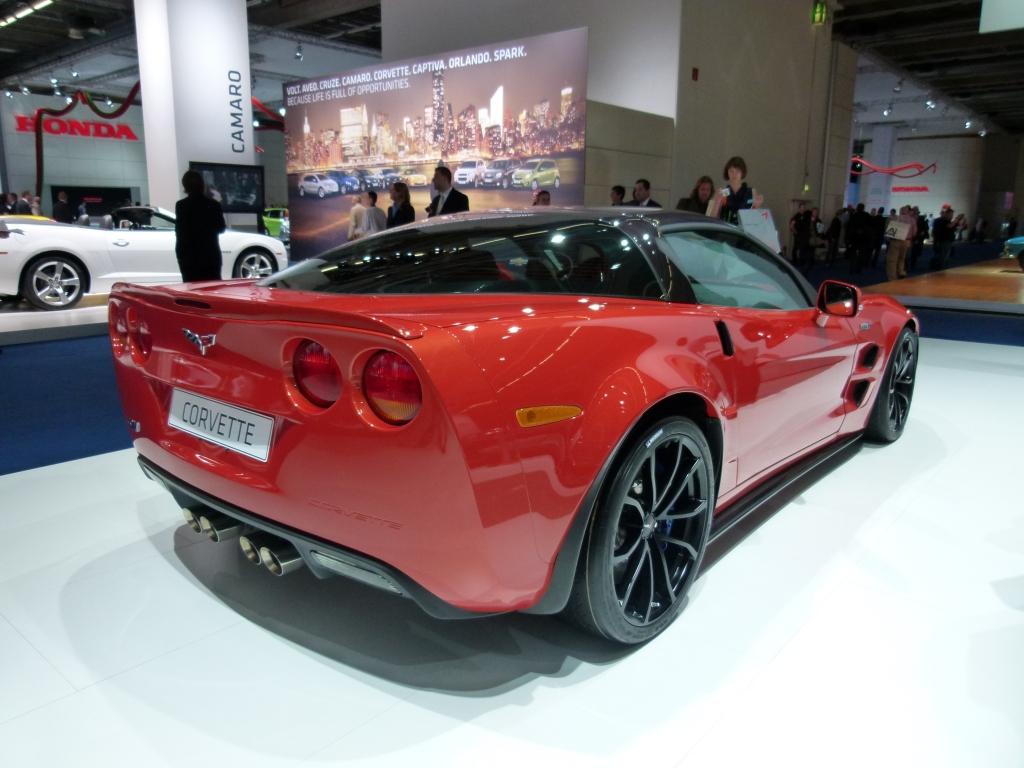 IAA 2011 - Sportler: Porsche 911, Ferrari 458 Spider