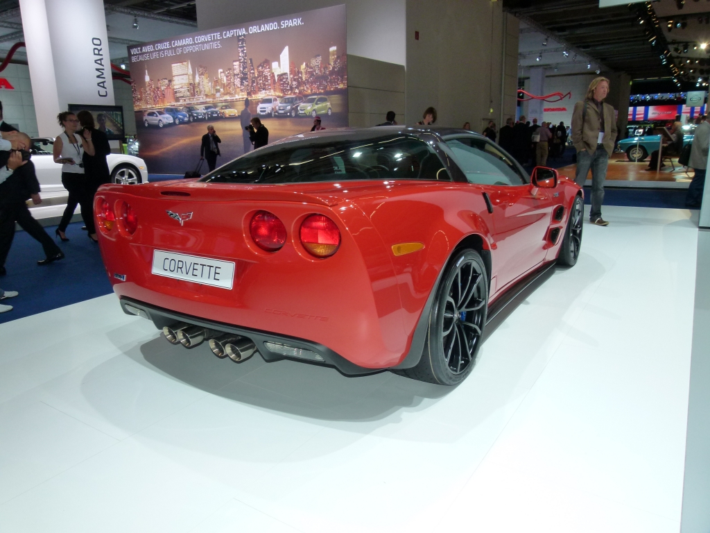 IAA 2011 - Sportler: Porsche 911, Ferrari 458 Spider