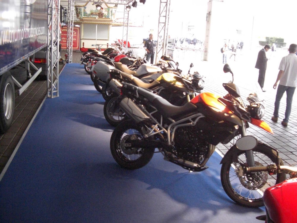 IAA 2011: Triumph Twins & Triples