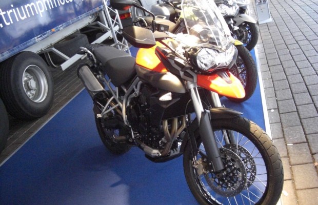 IAA 2011: Triumph Twins & Triples