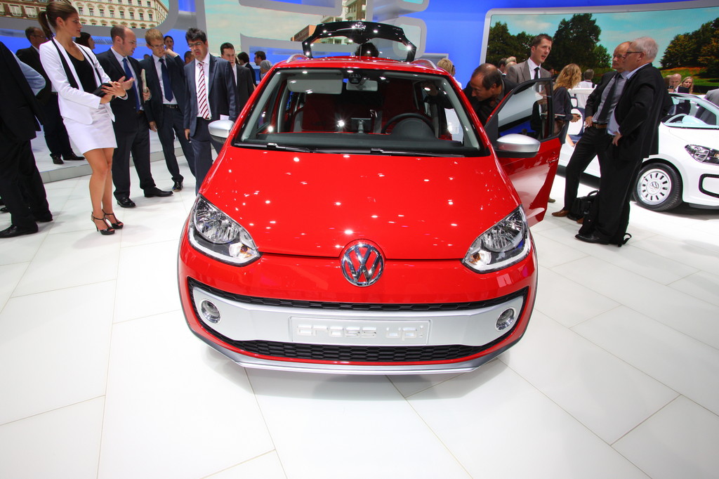 IAA 2011: Volkswagen zeigt viertürigen Cross Up