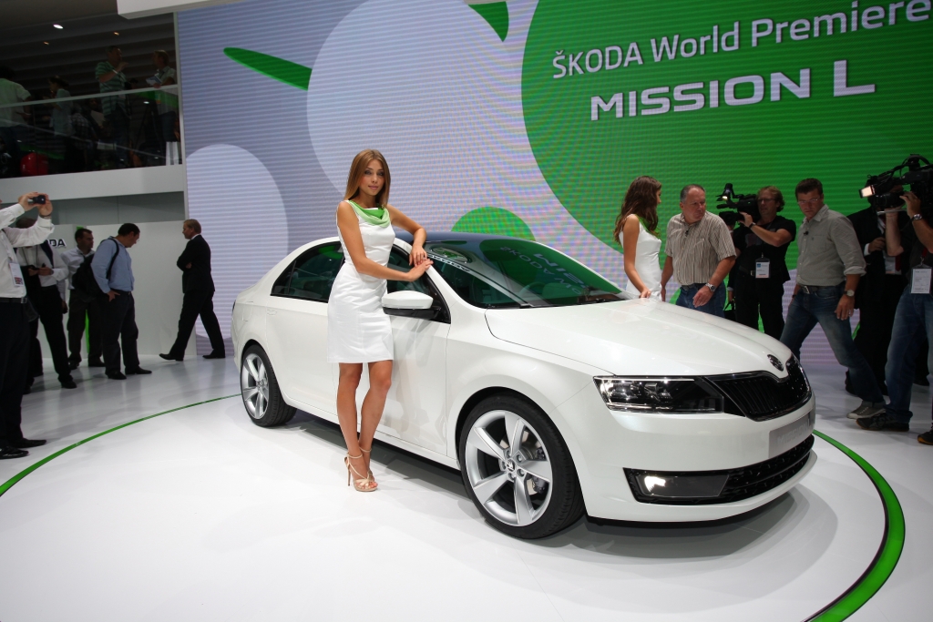 IAA 2011: Škoda präsentiert Studie der neuen kompakten Limousine