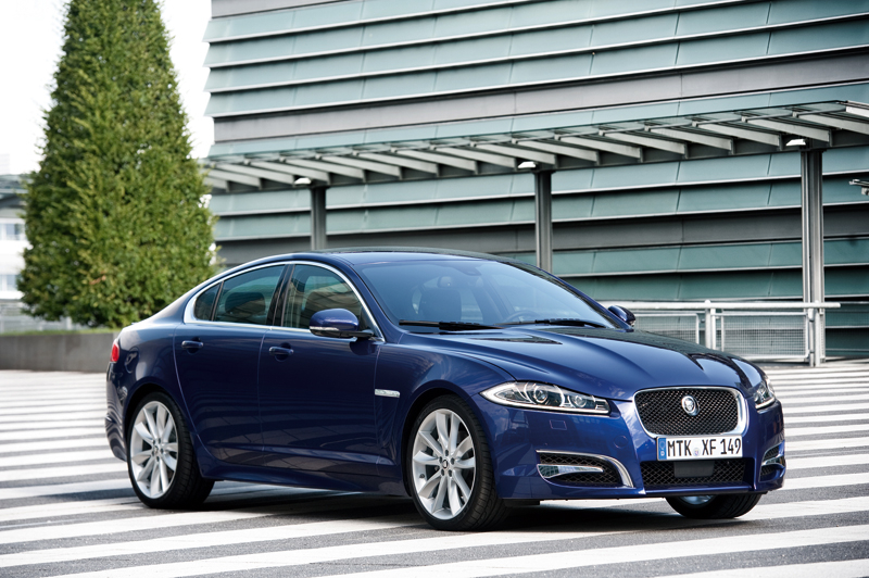 Jaguar XF.