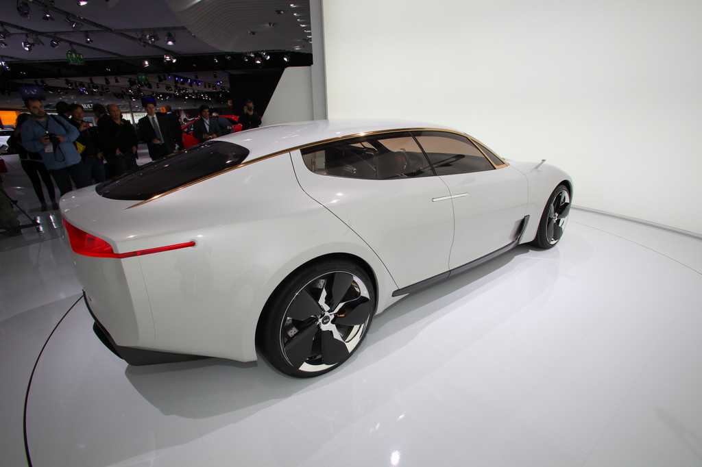 Kia GT.