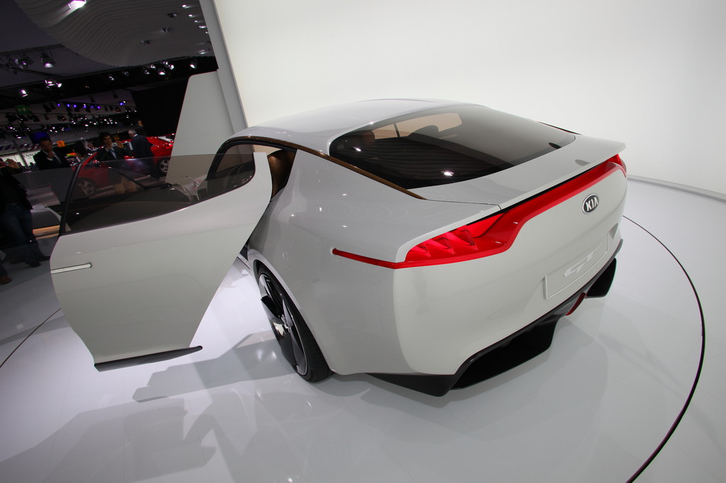 Kia GT.
