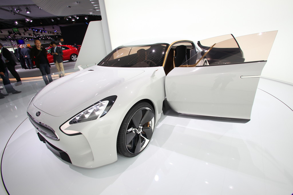 Kia GT.