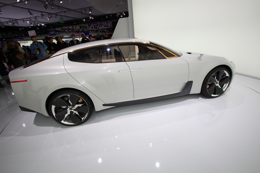 Kia GT.