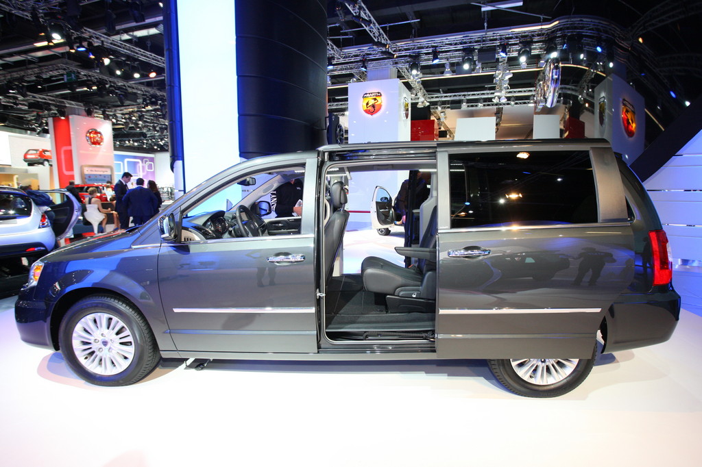 Lancia Voyager.