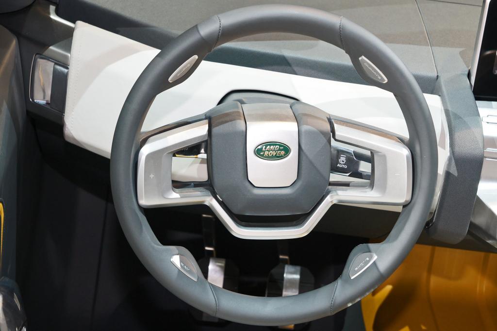 Land Rover DC 100