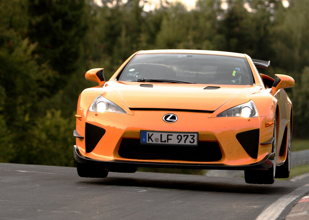 Lexus LFA mit Nürburgring-Performance-Paket auf der Nordschleife.