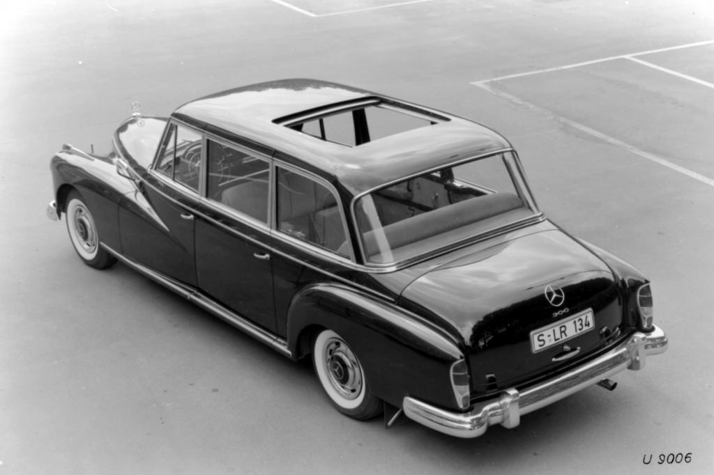 Mercedes Benz 300d mit Stahlschiebedach, 1958