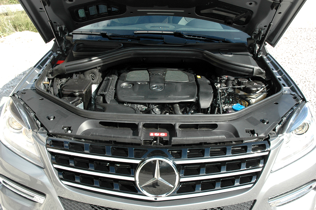 Mercedes M-Klasse: Blick unter die Haube. Drei Motorisierungen sind vorerst möglich. 