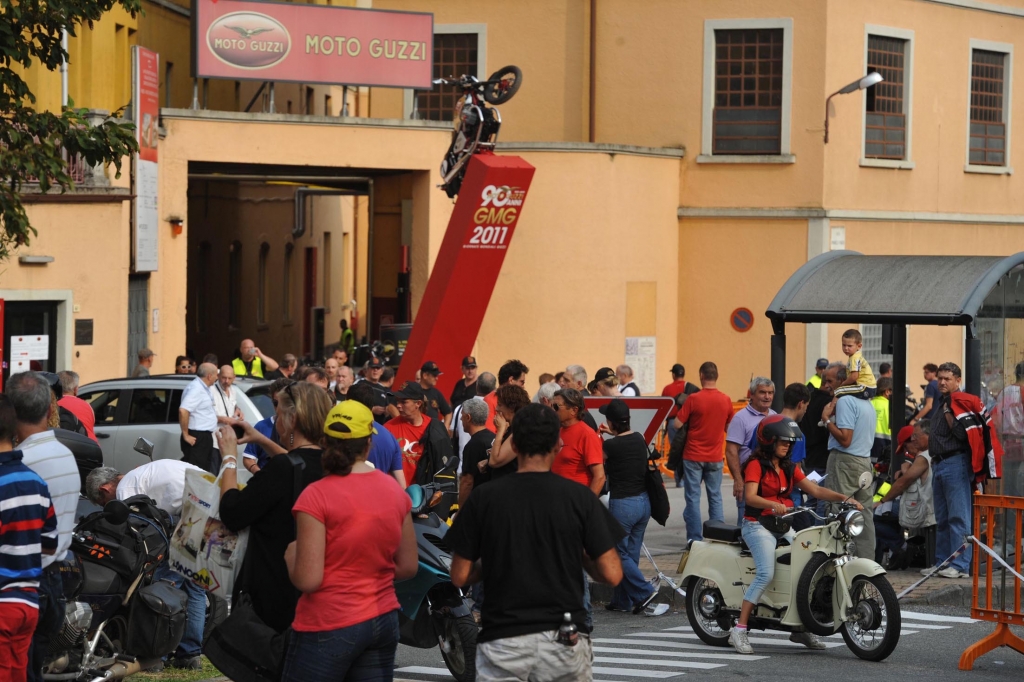 Moto Guzzi feierte 90. Geburtstag mit seinen Fans in Mandello del Lario