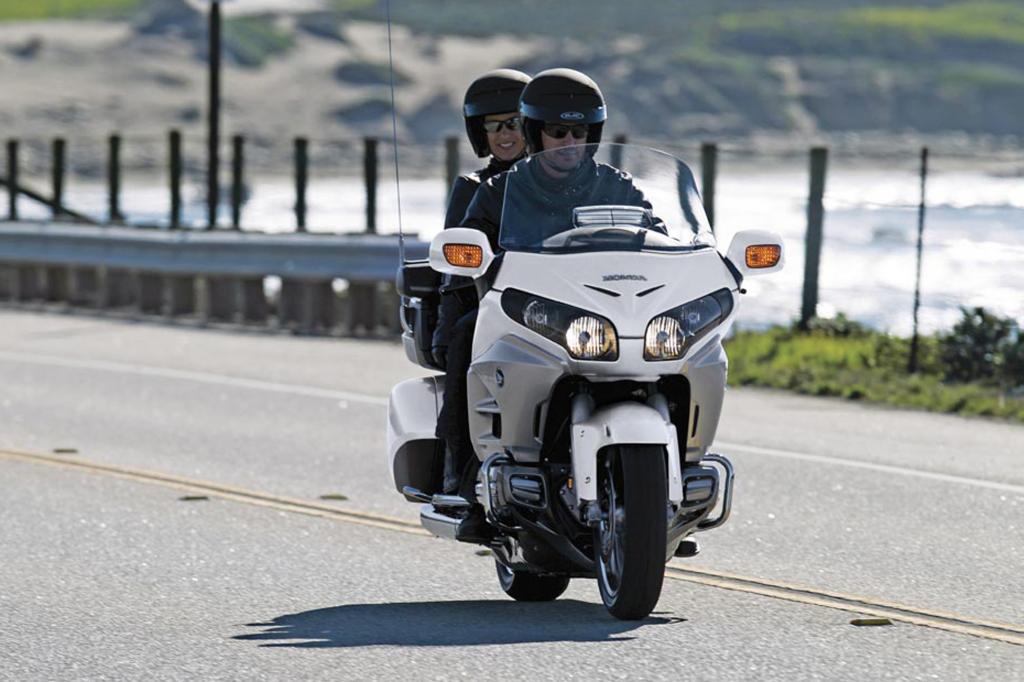 Motorrad: Honda Goldwing - Schmalspur Cabrio
